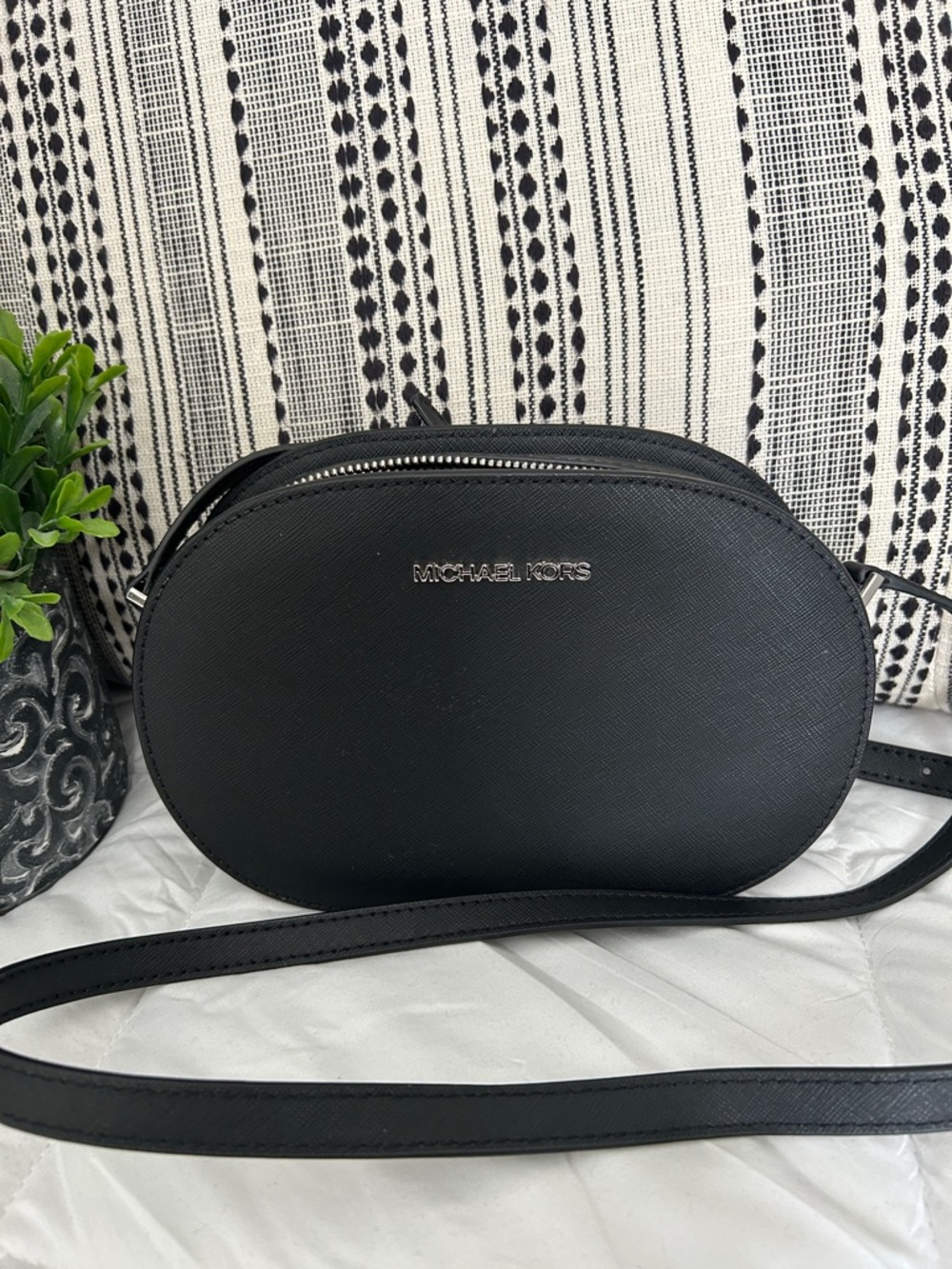 MICHAEL KORS Jet Set Black Saffiano Oval Crossbody Bag NWOT